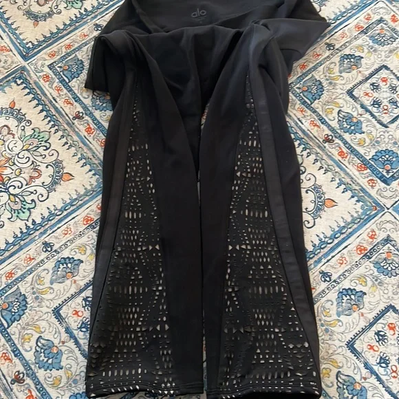 Alo Yoga high waist patina capri leggings - Picture 4 of 6